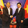 Phó Thủ tướng, Bộ trưởng Ngoại giao Phạm Bình Minh tiếp Bộ trưởng thứ hai Bộ Ngoại giao Brunei Darussalam Dato Erywan Pehin Yusof. (Ảnh: Tiên Minh/TTXVN)