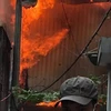 Hà Nội: Cháy xưởng gỗ rộng 100m2, nhiều tài sản bị thiêu rụi