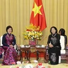 Phó Chủ tịch nước Đặng Thị Ngọc Thịnh với Đại sứ Nguyễn Nguyệt Nga, Chủ tịch danh dự Nhóm Phụ nữ Cộng đồng ASEAN tại Hà Nội. Ảnh: Phương Hoa/TTXVN)