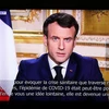 Tổng thống Pháp Emmanuel Macron phát biểu trên Đài truyền hình quốc gia ở Paris, Pháp, ngày 16/3. (Ảnh: THX/TTXVN)
