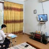 Học sinh thành phố Bắc Ninh học trực tuyến qua truyền hình. (Ảnh: Thanh Thương/TTXVN)