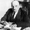 V.I.Lenin - lãnh tụ vĩ đại của giai cấp vô sản toàn thế giới, người sáng lập ra Quốc tế Cộng sản; đồng thời lãnh đạo nhân dân Nga tiến hành Cách mạng Tháng Mười Nga, lập ra Nhà nước công nông đầu tiên trên thế giới do Đảng của giai cấp vô sản lãnh đạo. (Ả