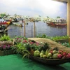 Mô hình Chợ nổi Cái Răng được tái hiện tại sự kiện Ngày hội Du lịch - Đêm Hoa đăng Ninh Kiều, Cần Thơ lần thứ III năm 2019. (Ảnh: Ánh Tuyết/TTXVN)
