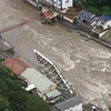 Cây cầu bị sập sau những trận mưa lớn tại Hita, tỉnh Oita, Tây Nam Nhật Bản ngày 8/7/2020. (Ảnh: Kyodo/TTXVN)