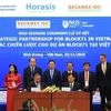 NUS Enterprise và Tập đoàn Becamex IDC đã ký Biên bản Ghi nhớ về thiết lập vườn ươm khởi nghiệp BLOCK71 tại Thành phố Hồ Chí Minh. (Ảnh: Vietnam+)