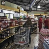 Một cửa hàng bán đồ uống tại Johannesburg, Nam Phi ngày 1/6/2020. (Ảnh: AFP/TTXVN)