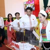 Các đại biểu bỏ phiếu bầu Ban Chấp hành Đảng bộ huyện Quốc Oai, nhiệm kỳ 2020-2025. (Ảnh: Văn Điệp/TTXVN)