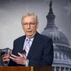 Lãnh đạo phe đa số tại Thượng viện Mỹ Mitch McConnell phát biểu trong một cuộc họp báo ở Washington, DC. (Ảnh: AFP/TTXVN)