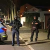 Cảnh sát phong tỏa hiện trường vụ xả súng ở quận Kreuzberg, Berlin (Đức) ngày 26/12. (Ảnh: Reuters/TTXVN)