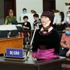 Bị cáo Lê Thị Tuyết Lan khai báo trước tòa. (Ảnh: Phạm Kiên/TTXVN)