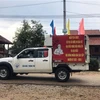Xe lưu động thông tin về ngày bầu cử cho người dân tại huyện Ngọc Hồi (Kon Tum). (Ảnh: Khoa Chương/TTXVN)