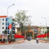 Cửa khẩu Hoành Mô (Bình Liêu, Quảng Ninh) được trang trí chuẩn bị cho ngày bầu cử. (Ảnh: TTXVN phát)