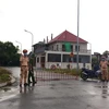 Tỉnh Hà Tĩnh lập các chốt kiểm soát dịch tại xã Thạch Trung, thành phố Hà Tĩnh. (Ảnh: Hoàng Ngà/TTXVN)
