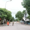 Khu vực phong tỏa tạm thời đường Phù Đổng Thiên Vương, thành phố Đông Hà ngày 10/5. (Ảnh: Nguyên Lý/TTXVN)