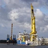 Tàu lắp đặt đường ống dẫn khí của dự án Dòng chảy phương Bắc 2 tại cảng Mukran Sassnitz trên Biển Baltic, Đông Bắc Đức. (Ảnh: AFP/TTXVN)