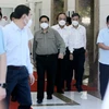 Thủ tướng Phạm Minh Chính tới làm việc tại Công ty cổ phần Công nghệ sinh học dược Nanogen. (Ảnh: Thành Chung/TTXVN)