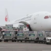 Lô vaccine ngừa COVID-19 viện trợ cho Đài Loan (Trung Quốc) chuẩn bị được chuyển lên máy bay ở sân bay Narita ở Chiba, Nhật Bản ngày 4/6/2021. (Ảnh: AFP/TTXVN)