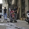 Trẻ em tại khu vực Bab al-Tabbaneh, thành phố Tripoli, Liban ngày 3/6/2020. (Ảnh: AFP/ TTXVN)