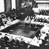 Chiến thắng lịch sử Điện Biên Phủ “lừng lẫy năm châu, chấn động địa cầu” buộc Chính phủ Pháp phải ký kết Hiệp định Geneva chấm dứt sự thống trị của thực dân Pháp ở nước ta (20/7/1954). (Ảnh: Tư liệu TTXVN)