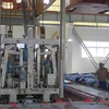 Sản xuất đồng tại phân xưởng điện phân thuộc Dự án mở rộng nâng công suất Nhà máy luyện đồng Lào Cai. (Ảnh: Hồng Ninh/TTXVN)