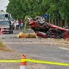 Bắc Ninh: Ôtô con vỡ nát sau khi va chạm với xe tải, 2 người tử vong
