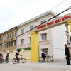Học sinh lớp 9 trường THCS Mai Đình, huyện Sóc Sơn đi học trở lại trong sáng 22/11. (Ảnh: Thanh Tùng/TTXVN)