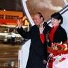 Chủ tịch nước Nguyễn Xuân Phúc và Phu nhân đến Sân bay quốc tế Geneva. (Ảnh: Thống Nhất/TTXVN) 