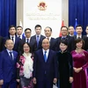 Chủ tịch nước Nguyễn Xuân Phúc, Phu nhân và cán bộ Đại sứ quán, đại diện các cơ quan thường trú Việt Nam tại Liên bang Nga. 