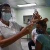 Tiêm vaccine ngừa COVID-19 tại Cienfuegos, Cuba, ngày 30/5/2021. (Ảnh: AFP/TTXVN)