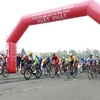 Các vận động viên tham gia Giải vô địch Xe đạp đường trường và địa hình quốc gia 2021 tại Vĩnh Phúc. (Ảnh: Hoàng Hùng/TTXVN)