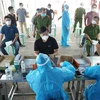 TP Hồ Chí Minh triển khai tiêm vaccine phòng COVID-19 mũi 3 cho lực lượng tuyến đầu. (Ảnh: Thu Hương/TTXVN)