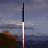 Tên lửa siêu thanh mới Hwasong-8 được phóng thử thành công tại Toyang-ri thuộc huyện Ryongrim, tỉnh Jagang, Triều Tiên ngày 29/9/2021. (Ảnh: AFP/TTXVN)