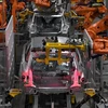 Dây chuyền lắp ráp ôtô tại nhà máy của Tập đoàn sản xuất xe ôtô BMW của Đức ở Munich, ngày 22/10/2021. (Ảnh: AFP/TTXVN)
