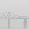Khu vực Long Biên có chỉ số ô nhiễm không khí lên tới 238 đơn vị. (Ảnh: Tuấn Đức/TTXVN)