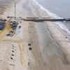 Công trình xây dựng đường ống dẫn khí đốt tại bờ biển Tây Jutland, Đan Mạch. (Ảnh: AP/TTXVN)