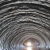 Hạng mục hầm Dốc Sạn đã được thi công khoảng 250m mỗi bên ống hầm. (Ảnh: Phan Sáu/TTXVN)