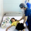 Điều trị hậu COVID-19 cho trẻ em tại Bệnh viện Nhi Thái Bình. (Ảnh: Thế Duyệt/TTXVN)