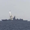 Một tên lửa siêu thanh của Nga được phóng thử từ tàu chiến. (Ảnh: Bộ Quốc phòng Nga/TTXVN)