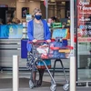 Người dân mua sắm tại Christchurch, New Zealand (Ảnh: THX/ TTXVN)