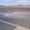 Tấm năng lượng mặt trời tại một nhà máy điện ở Mojave, California, Mỹ, ngày 18/6/2021. (Ảnh: AFP/TTXVN)