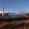 Các nhà máy trong trung tâm Nhiệt điện Vinh Tân phần lớn đều chạy bằng than nhập. (Ảnh: Ngọc Hà/TTXVN)