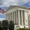 Quang cảnh bên ngoài Toà án Tối cao Mỹ ở Washington DC.. (Ảnh: AFP/TTXVN)