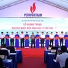 Thủ tướng Phạm Minh Chính và các đại biểu cắt băng khánh thành Nhà máy nhiệt điện Sông Hậu 1. (Ảnh: Dương Giang/TTXVN)