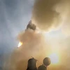 Hệ thống tên lửa phòng không S-500 của Nga được phóng thử nghiệm tại thao trường Kapustin Yar ở Nga. (Ảnh: AFP/TTXVN)