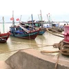 Tàu thuyền vào neo đậu, tránh trú bão tại khu vực Cửa Hội, thị xã Cửa Lò (Nghệ An). (Ảnh: Tá Chuyên/TTXVN)