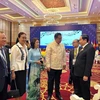 Lãnh đạo Đoàn Việt Nam và Philippines trao đổi bên lề Cuộc gặp các nhà lãnh đạo ASEAN-AIPA. (Ảnh minh họa: TTXVN phát)