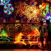 Các loại đèn lồng mang chủ đề Giáng Sinh trưng bày ở Manila, Philippines. (Ảnh: AFP/TTXVN)