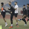 Các cầu thủ Indonesia tập luyện chuẩn bị cho trận gặp đội tuyển Việt Nam vào 19h30 tối mai (9/1/2023). (Ảnh: Minh Quyết/TTXVN)