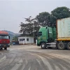 Xe thông quan qua cửa khẩu Cửa khẩu quốc tế đường bộ số 2 Kim Thành, Lào Cai. (Ảnh: Hương Thu/TTXVN)