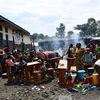 Người dân sơ tán tránh xung đột tới khu lều tạm ở Goma, tỉnh Bắc Kivu, CHDC Congo, ngày 28/10/2022. (Ảnh: THX/TTXVN)